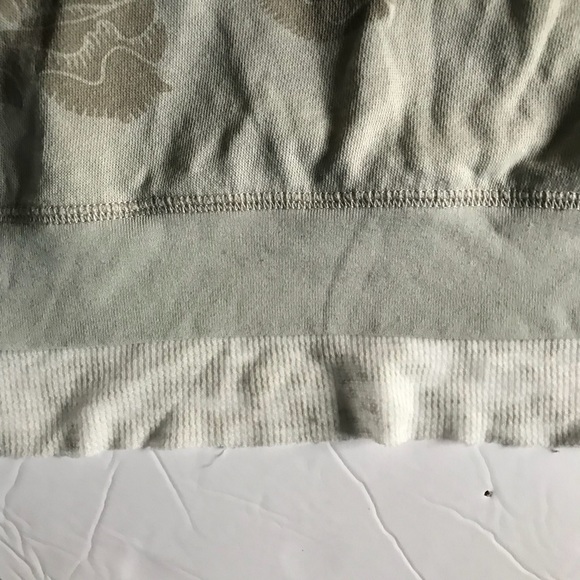 Gray Distressed Rose Sweater Aero - Picture 4 of 6